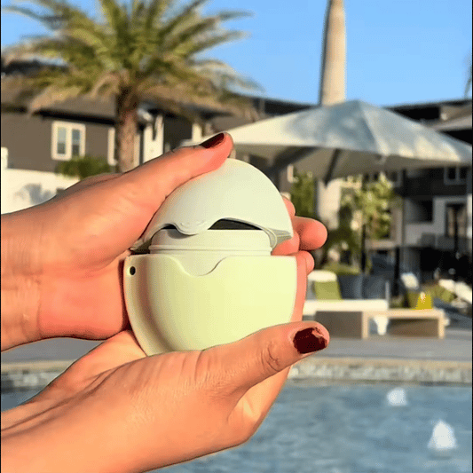 SunSwipe™ Portable Sunscreen Applicator